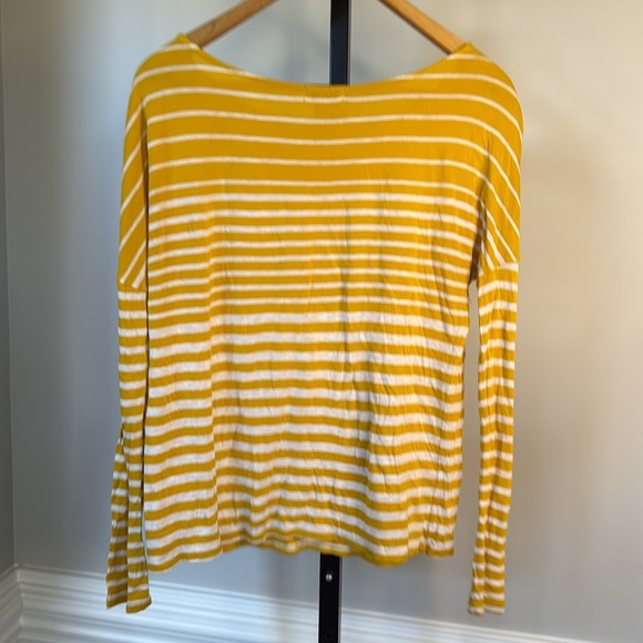 Old navy women’s striped long sleeve - Picture 3 of 3